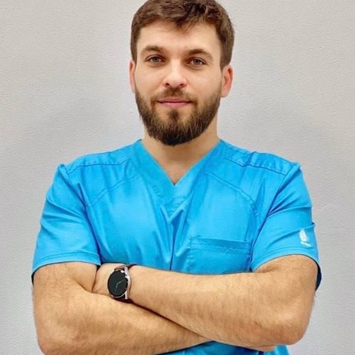 Врач Алихан Евлоев — невролог Detki Family