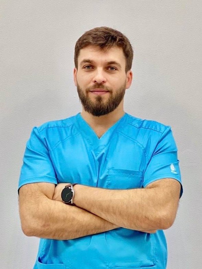 Врач Алихан Евлоев — невролог Detki Family
